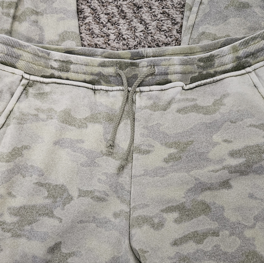 Gilded Intent Camo Cargo Joggers NWOT - Picture 5 of 16